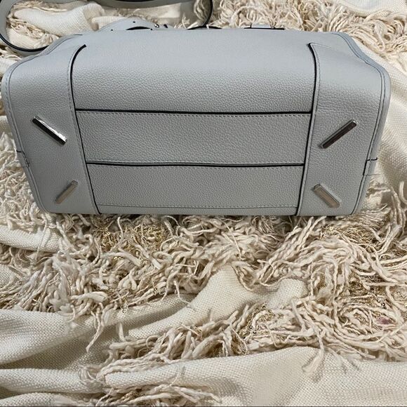 Loewe Amazona 28 Tote Bag in Light Blue - Picture 6 of 14